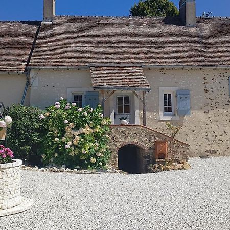 La Petite Maison Dans La Prairie Ecommoy Luaran gambar